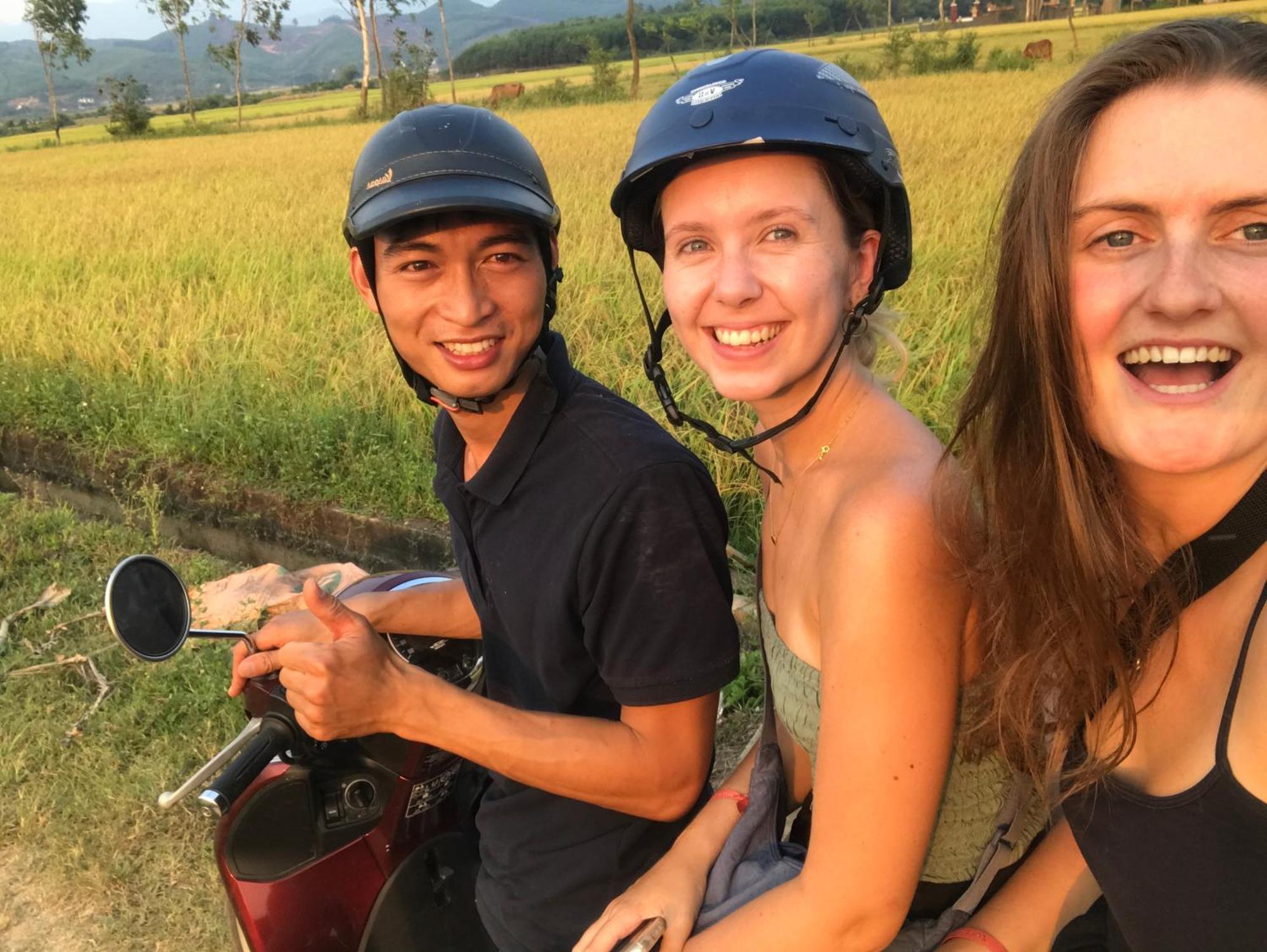 Happy Field Homestay フォンニャ エクステリア 写真